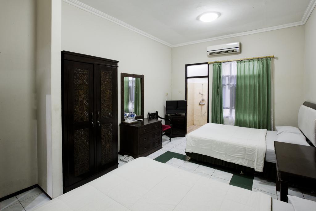 Hotel Galuh Anindita Yogyakarta Exteriör bild