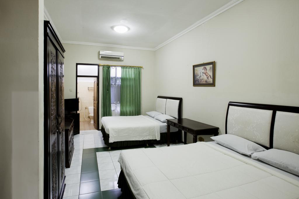Hotel Galuh Anindita Yogyakarta Exteriör bild