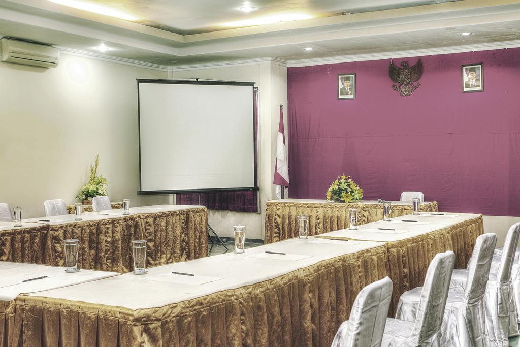 Hotel Galuh Anindita Yogyakarta Exteriör bild